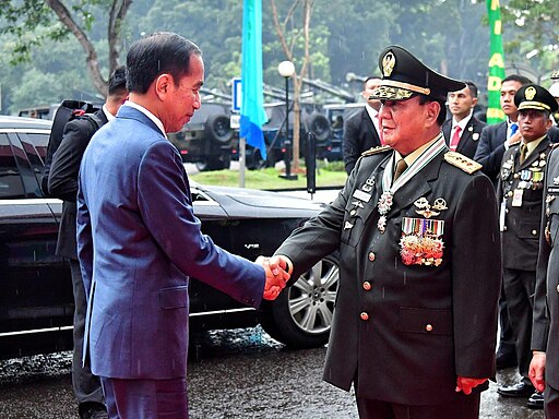 512px-Presiden_Jokowi_SEBELUM_penganugerahan_pangkat_Jenderal_(HOR)_Prabowo_Subianto_Rapat_Pimpinan_TNI-Polri_Tahun_2024