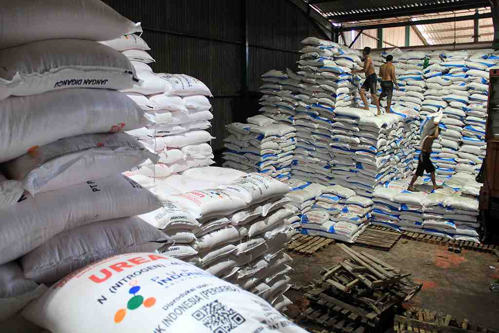 012_antarafoto-stok-pupuk-subsidi-2024-di-sumut-4_compressed