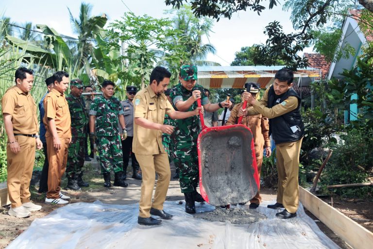 Peletakan Batu Pertama Tandai Dimulainya Pra TMMD Ke-129 di Ledok Tempuro, Perkuat Sinergi Bangun Desa