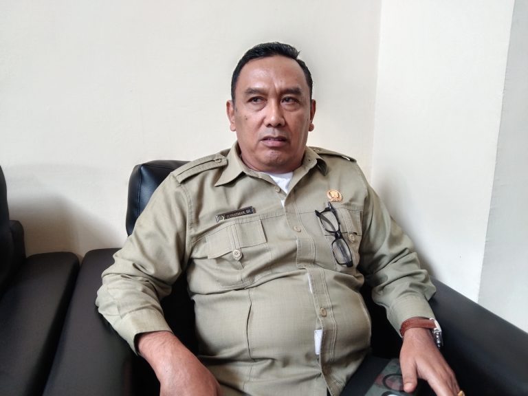 Komisi D Tegaskan Tak Ada Pilih Kasih: Bantuan Seragam Merata, Sekolah yang Lakukan Komersialisi Siap Disanksi
