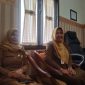 Kiri: Indah Kusumawati Kepala Bidang P2kb Dinkes Lumajang 